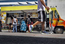 Our Mood in Food 2011: Diners are a-Twitter as Chefs Take Food to the Streets