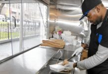NYC: Uptown Diner Food Truck Vendors and Customers Welcome Grades