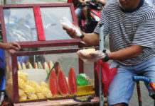 Philippines : Fresh Fruit Slices – Oh, yes! We Have Healthy Street Foods Too