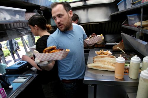OK-tulsa-lone-wolf-foodtruck-2