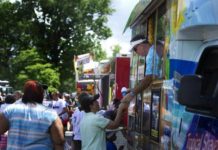 Bellevue, WA: Longtime, New Bellevue Residents Picnic Together