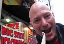 Seoul, KR: Korean Street Food – Giant Ice Cream