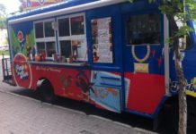 Winnipeg, CAN: Food Trucks Tempt Taste Buds in Downtown Winnipeg