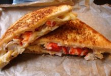 New York, NY: Street Eats – Lobster Grilled Cheese from Luke’s Lobster