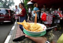 Jakarta, IND: Indonesian Hunger for ‘Cheap and Tasty’ Noodles Buoys Wheat Prices