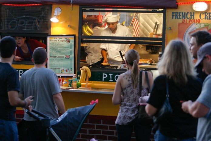 FL-Tampa-Flicks_and_Foodtrucks