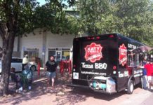 Dallas, TX: Katy Trail Ice House Sets up Barbecue Trailer on Pecan Lodge Doorstep