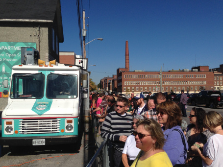 The line up before the gates opened at noon – all the way down the block!