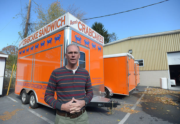 PA-CampHill-CrabCakes-01