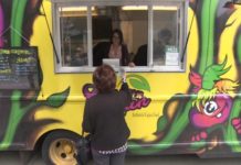 Toronto, CAN: Toronto city council eases restrictions on food trucks