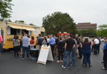 Lincolnshire, IL: Our Visit to Food Truck Fridays in Lincolnshire