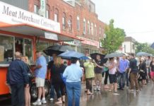 Stouffville, CAN: 10,000 food truck fans create frenzy in downtown Stouffville