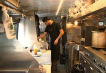 Quebec, CAN: Quebec City mayor relents on food trucks, but not until 2017