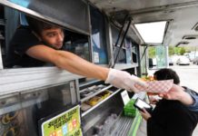 Kansas, MO: Food trucks and carts finding their place downtown for Big 12 Championship