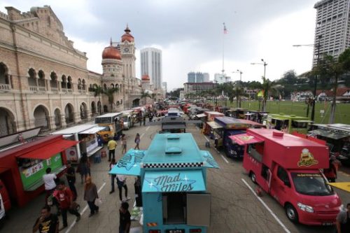 TENGKU ADNAN TENGKU MANSOR / KUALA LUMPUR FOOD TRUCK FEAST