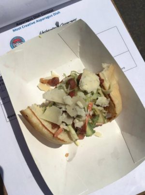Doggie Style Gourmet featured the Green Machine Dog with an asparagus slaw that earned the Judge’s Choice award. Ty Beaver Tri-City Herald
